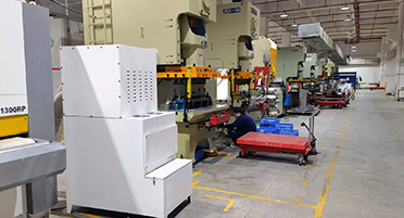 Analysis of the composition and structure of plastic injection molds